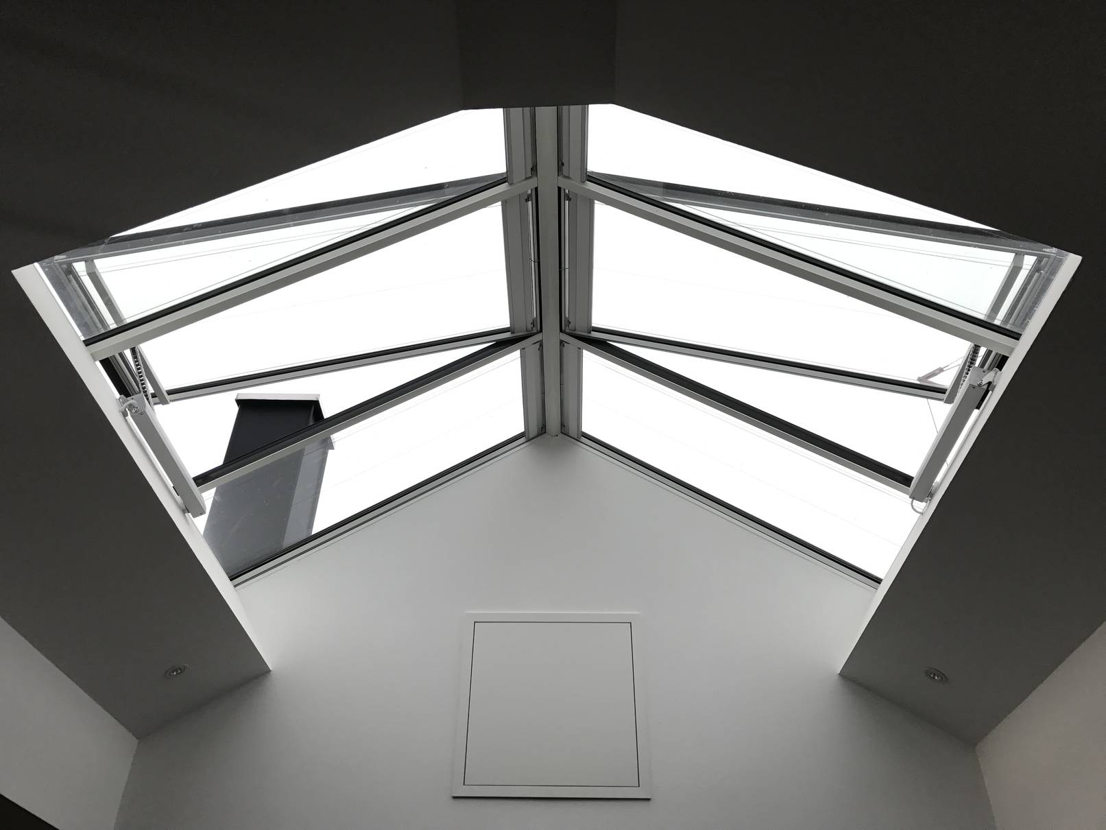GSL.GLASOLUX Firstverglasung / Überfirstverglasung - ist besonders geeignet für Dächer, die keine standardmäßigen Neigungswinkel (30°bzw. 45°) vorweisen
